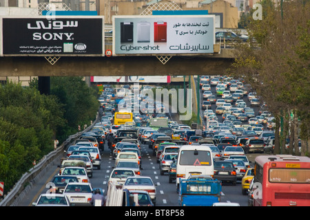 Il traffico a Teheran in Iran Foto Stock