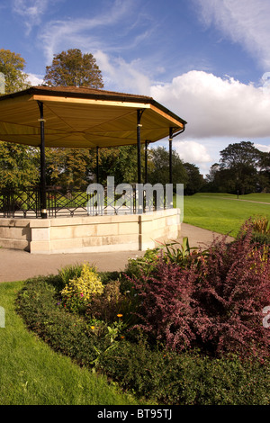 Queen Elizabeth II GIUBILEO di Diamante Bandstand Cutts nel vicino parco Oakham, Rutland, REGNO UNITO Foto Stock