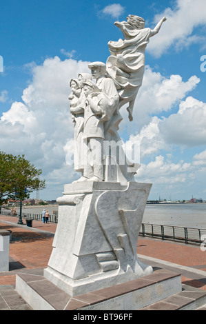 In Louisiana, New Orleans French Quarter, Riverfront, monumento per gli immigrati Foto Stock