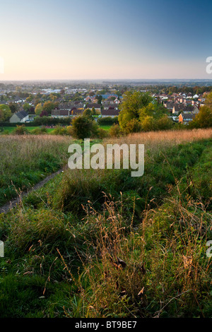 Vista su Andover dalla signora a piedi il sentiero in Hampshire Foto Stock
