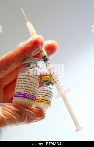 Vaccino per la vaccinazione contro l'influenza suina virus, Pandemrix, pandemia vaccino per la vaccinazione contro il virus influenzale Foto Stock