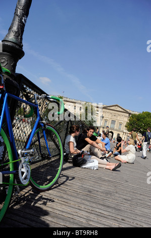 Pont des Arts passerella sul fiume Senna,Parigi,Francia,museo del Louvre Foto Stock