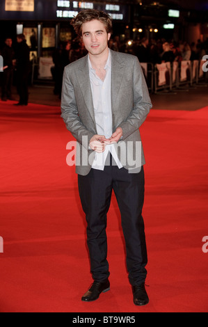 Robert Pattinson presso la UK Premiere di "Ricordami", Odeon Leicester Square, Londra, 17 marzo 2010. Foto Stock