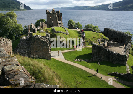 Urquhart Castle e Loch Ness, Scozia Foto Stock