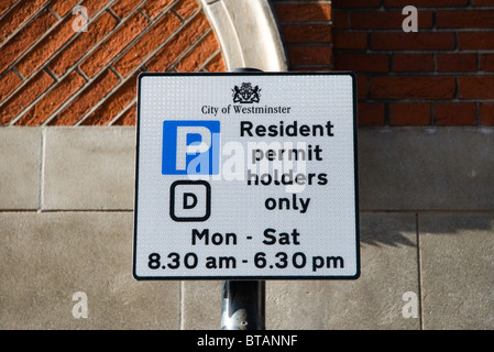 Consiglio di Westminster Parcheggio avviso fuori la Cattedrale di Westminster, Resident Permit Holders Only, Foto Stock