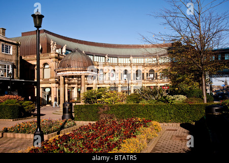 Victoria Gardens Shopping Centre, Station Square, Harrogate, North Yorkshire Foto Stock