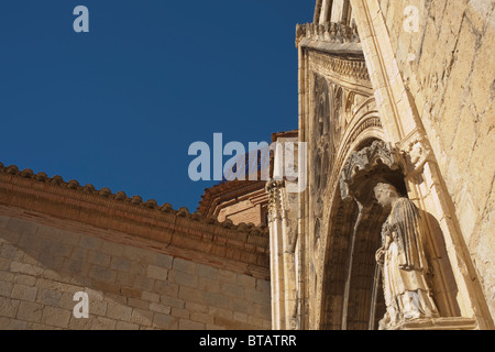 Costruzione di dettaglio e della pietra che intaglia sul Santa Maria la Mayor e Chiesa di Morella, Valencia, Spagna. Foto Stock