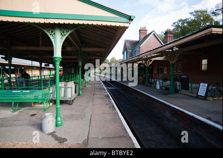 Horsted Keynes piattaforma della stazione, Bluebell Railway, Sussex, Inghilterra Foto Stock