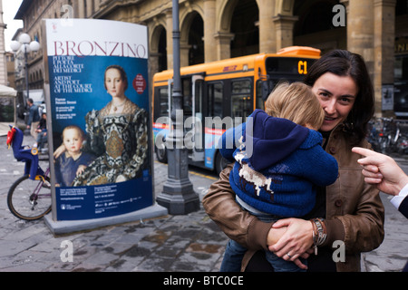 Moderna italiana la madre e il bambino e Agnolo di Cosimo Bronzino del dipinto dei Medici Eleanora di Toledo e figlio Giovanni c1545 Foto Stock