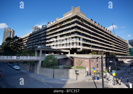 Willoughby House il Barbican Estate in città di Londra, Regno Unito. Foto Stock