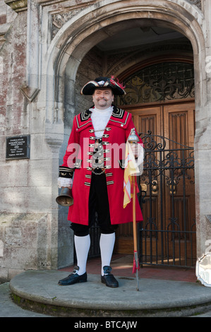 Iain Mitchell (West Mori) compete nel Dorset Town Crier concorrenza 2010. Foto Stock