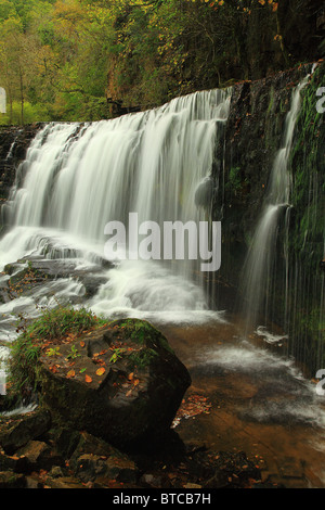 Sgwd Isaf Clun gwyn cascate; Galles; UK; Foto Stock