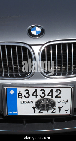 Il Libano, Beirut. Sogno urbano. BMW . Beirut ha massiccia gli inceppamenti di traffico e una vasta gamma di veicoli di lusso. Foto Stock