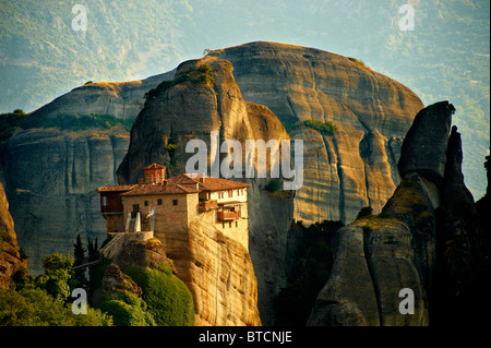 Greco Ortodosso Monastero Rosanou, Meteora montagne, Grecia Foto Stock