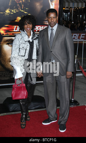 PAULETTA WASHINGTON Denzel Washington inarrestabile premiere del film A LOS ANGELES CALIFORNIA USA 26 Ottobre 2010 Foto Stock