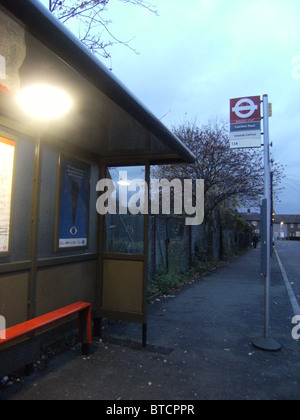 Vedere rosso - un libro per chiedere un maggiore accesso ai mezzi di trasporto pubblico di Londra per non vedenti e ipovedenti viaggiatori. Foto Stock