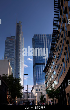 Heron Tower (L), 99 Bishopsgate (C) e Deutsche Bank sede di Londra (R), London, Regno Unito Foto Stock