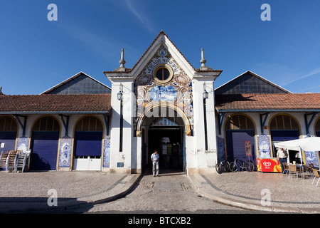 Il cibo fresco Mercato di Santarém, Portogallo Foto Stock