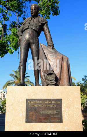 Un monumento al celebre torero spagnolo Manolo Vazquez a Siviglia, Spagna Foto Stock