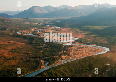 Forcella a nord del fiume Koyukuk, Endicott Mountains e il Brooks Range nei cancelli dell'Artico National Park, Alaska Foto Stock