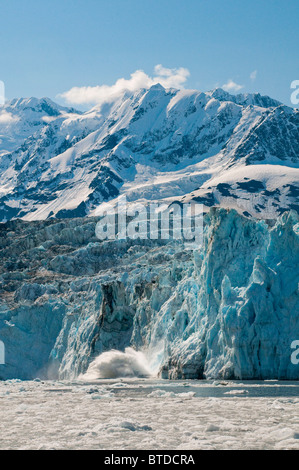 Vista del ghiaccio parto dalla faccia di sorpresa ghiacciaio, Harriman Fjord, Prince William Sound, centromeridionale Alaska, estate Foto Stock