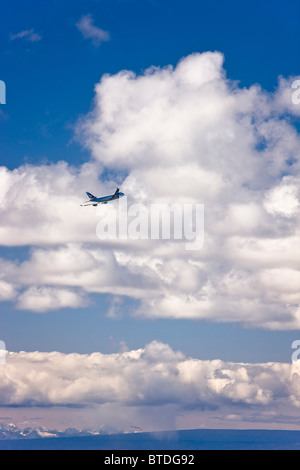 Piano di decollare da Ted Stevens Aeroporto Internazionale di Anchorage, centromeridionale Alaska Foto Stock