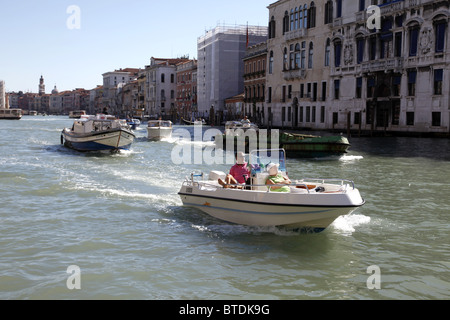 Le barche di velocità chiatte Venezia Italia Venezia Italia Venezia Italia 11 Settembre 2010 Foto Stock