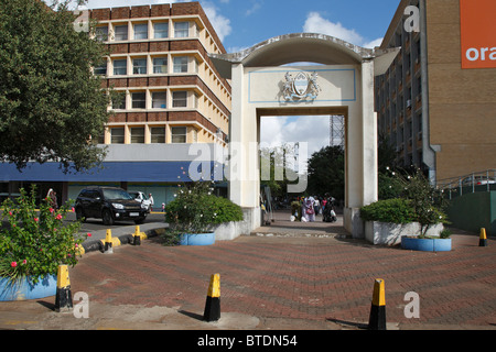 L'entrata al vecchio centro commerciale principale nel centro della città di Gaborone Foto Stock