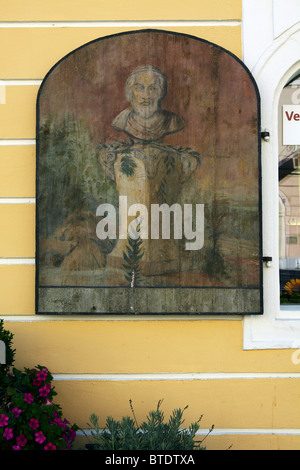 Otturatore della finestra con la vecchia pittura, Melk, Austria Foto Stock