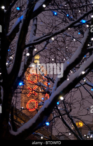 Londra Oxo Tower di notte nella neve Foto Stock