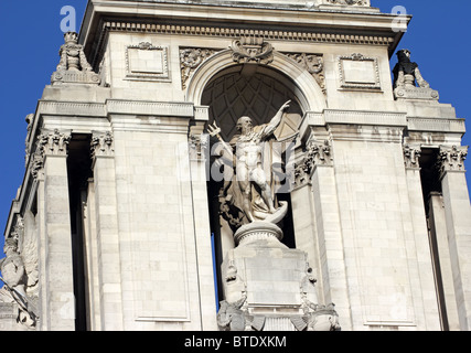 Ex sede per autorità del porto di Londra 10 Trinity Square, Londra, Inghilterra, Regno Unito Foto Stock