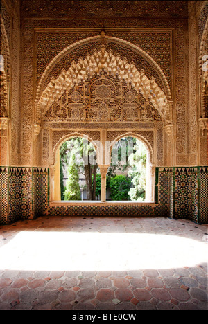 Dettagli architettonici nell'Alhambra Palace, Granada, Spagna Foto Stock