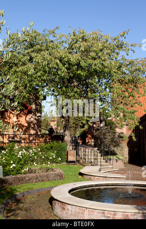 Il Santuario di Nostra Signora del cortile interno, Little Walsingham, Norfolk Foto Stock