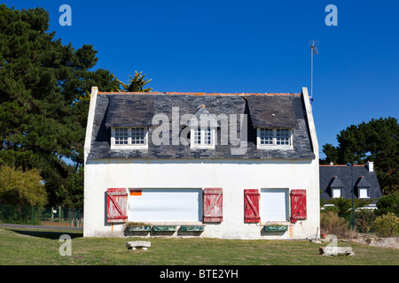 Vecchia Breton mare casa in vendita, Bretagna Francia Europa Foto Stock