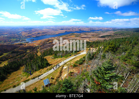 Vista panoramica di Mont Tremblant ski resort, Quebec, 2010 Foto Stock