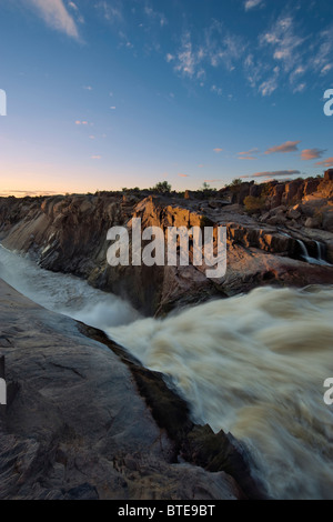 Augrabies Falls con il fiume Orange che scorre nella gola Foto Stock