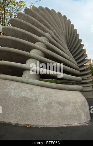 Il "Salto di qualità" di scultura a Shrewsbury Shropshire Foto Stock