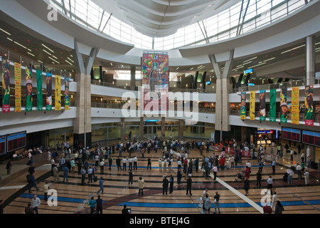 La sala degli arrivi a Oliver Tambo aeroporto di Johannesburg Foto Stock