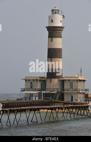 Faro di Daedalus Island, Egitto, Mar Rosso Foto Stock