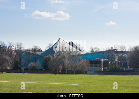 Commonwealth Institute da Holland Park in primavera, Marzo 2010 Foto Stock