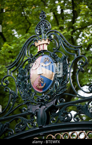 Stemma di Cartwright Hall di Lister Park Bradford Regno Unito Foto Stock