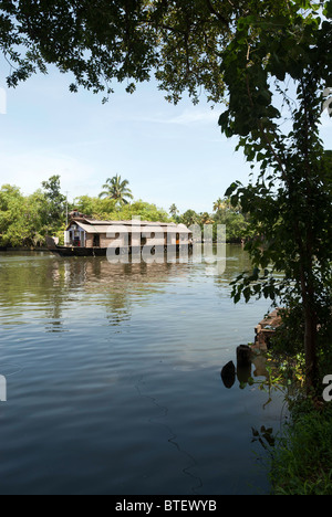 Houseboat nelle backwaters di Kuttanad ; Alleppey; Alappuzha ; Kerala ; India Foto Stock