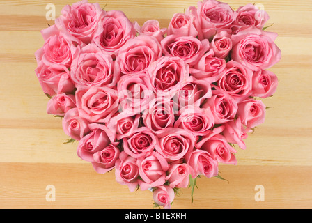 Le Rose in forma di amore Foto Stock