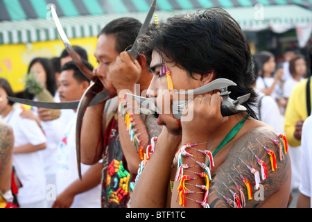 Il partecipante a Phuket Festival vegetariano, Thailandia Foto Stock