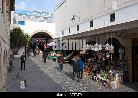 La Tunisia, Tunisi, Mercato nella Medina. Foto Stock