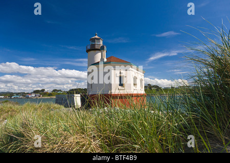 Fiume Coquille Lighthouse 1896 su Oregon costa dell'Oceano Pacifico in Bandon Oregon Foto Stock