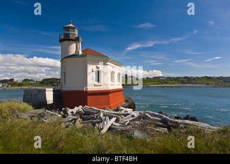 Fiume Coquille Lighthouse 1896 su Oregon costa dell'Oceano Pacifico in Bandon Oregon Foto Stock