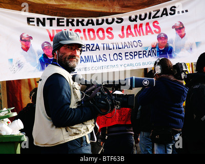 Reportage-33 minatori Cile, liberato vivo sul deserto di Atacama, San Jose miniera. Siamo vivi nel rifugio la 33.celebrazione. Foto Stock