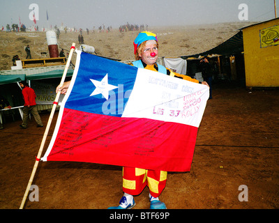 Reportage-33 minatori Cile, liberato vivo sul deserto di Atacama, San Jose miniera. Siamo vivi nel rifugio la 33.Rolly celebrazione. Foto Stock