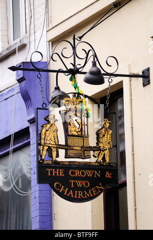 La corona e due presidenti Pub segno, Dean Street, Soho, London, England, Regno Unito Foto Stock